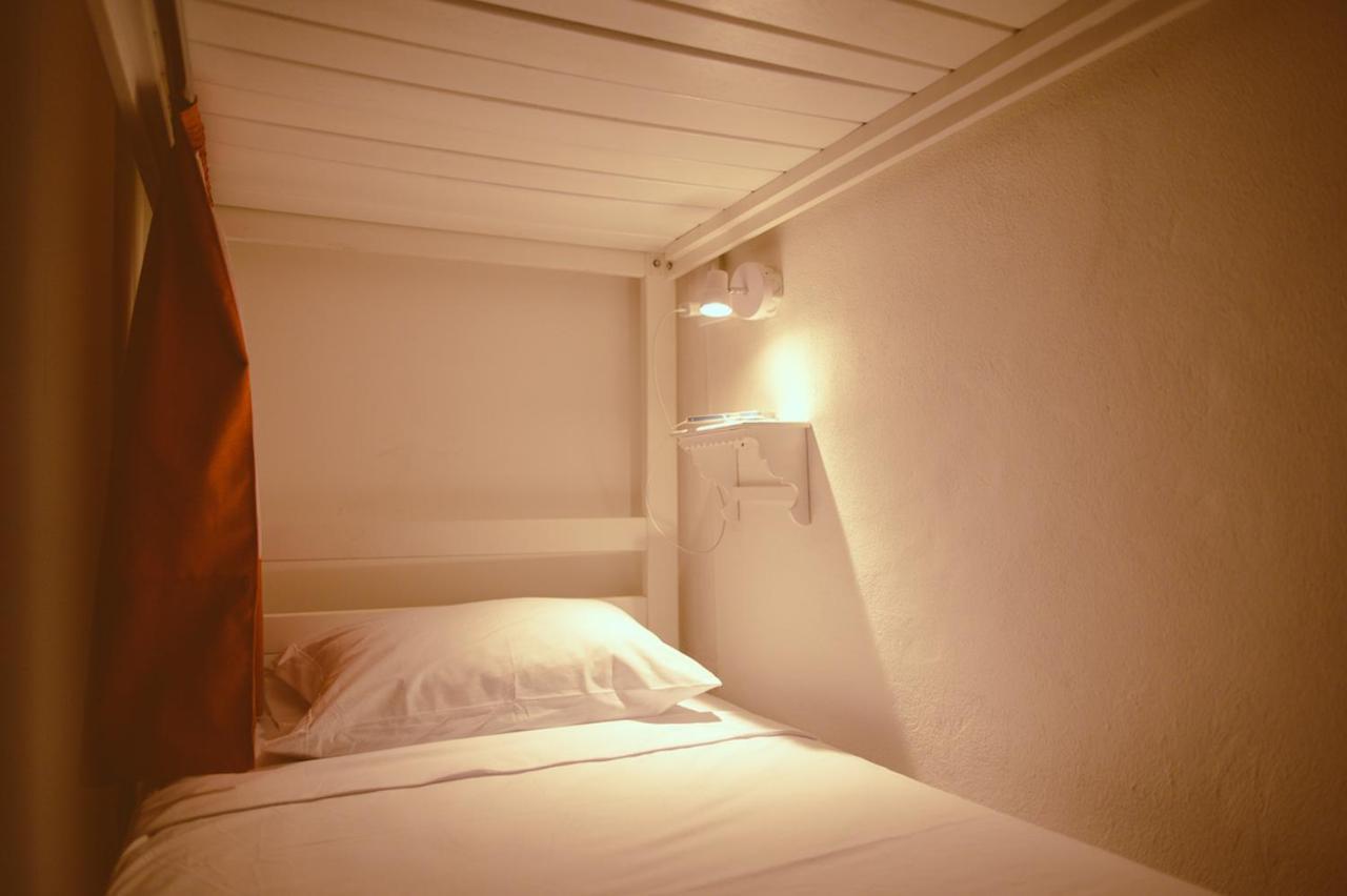 Macarena Hostel Флорес Экстерьер фото