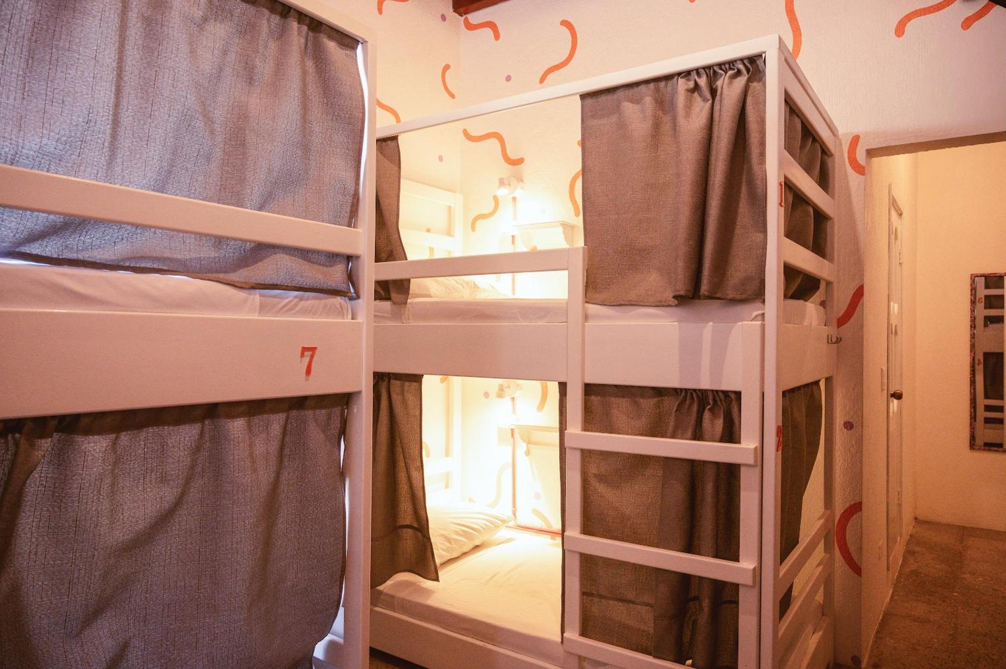 Macarena Hostel Флорес Экстерьер фото