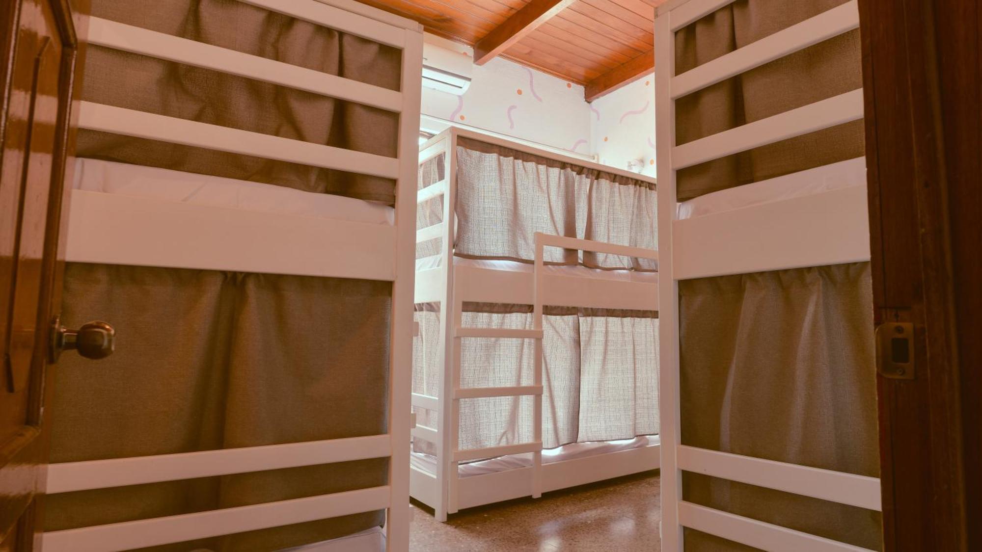 Macarena Hostel Флорес Экстерьер фото