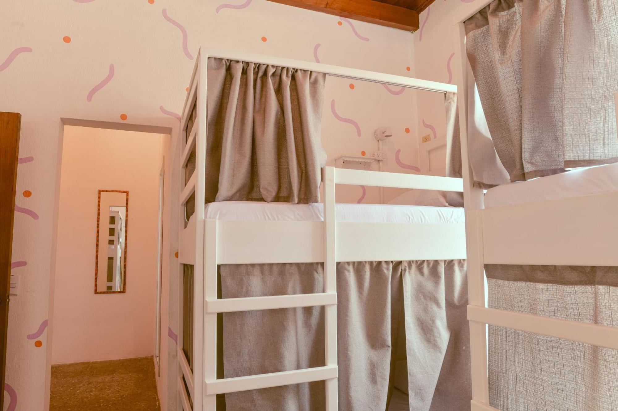 Macarena Hostel Флорес Экстерьер фото
