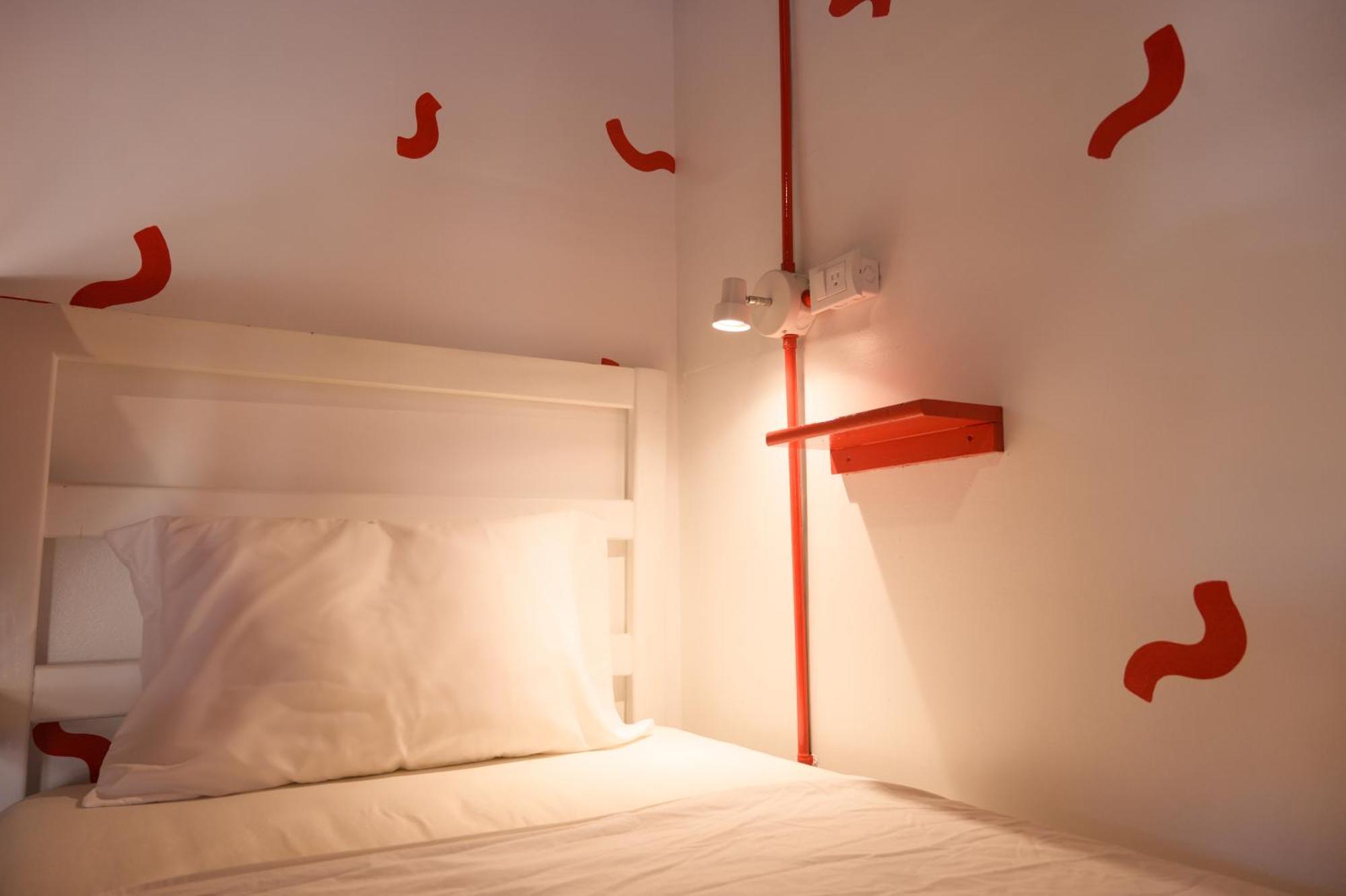 Macarena Hostel Флорес Экстерьер фото